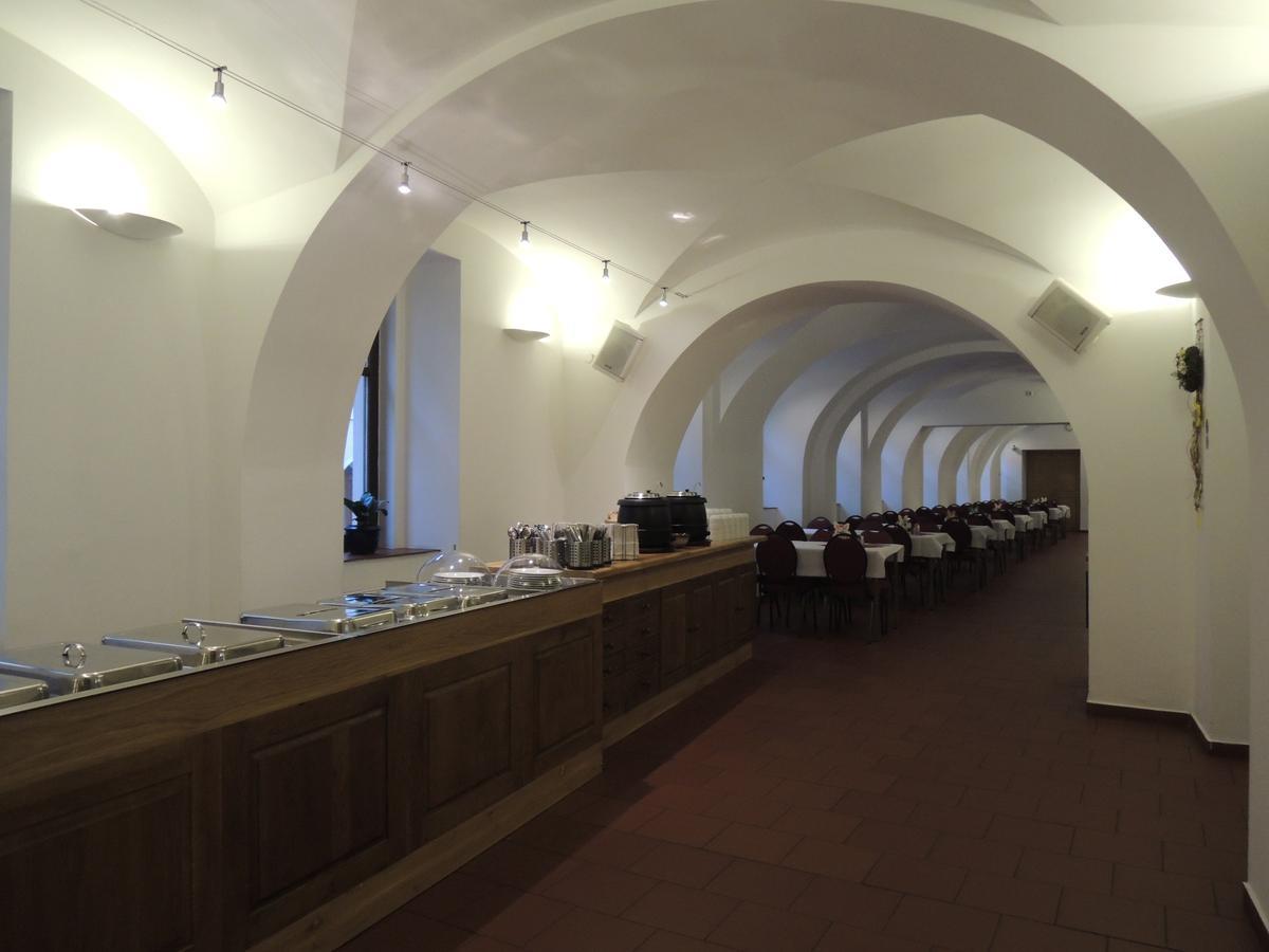 Hotel Praha Broumov Extérieur photo